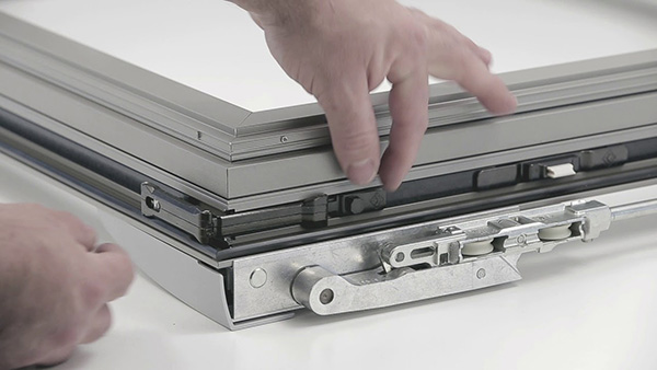 Châssis coulissant footer